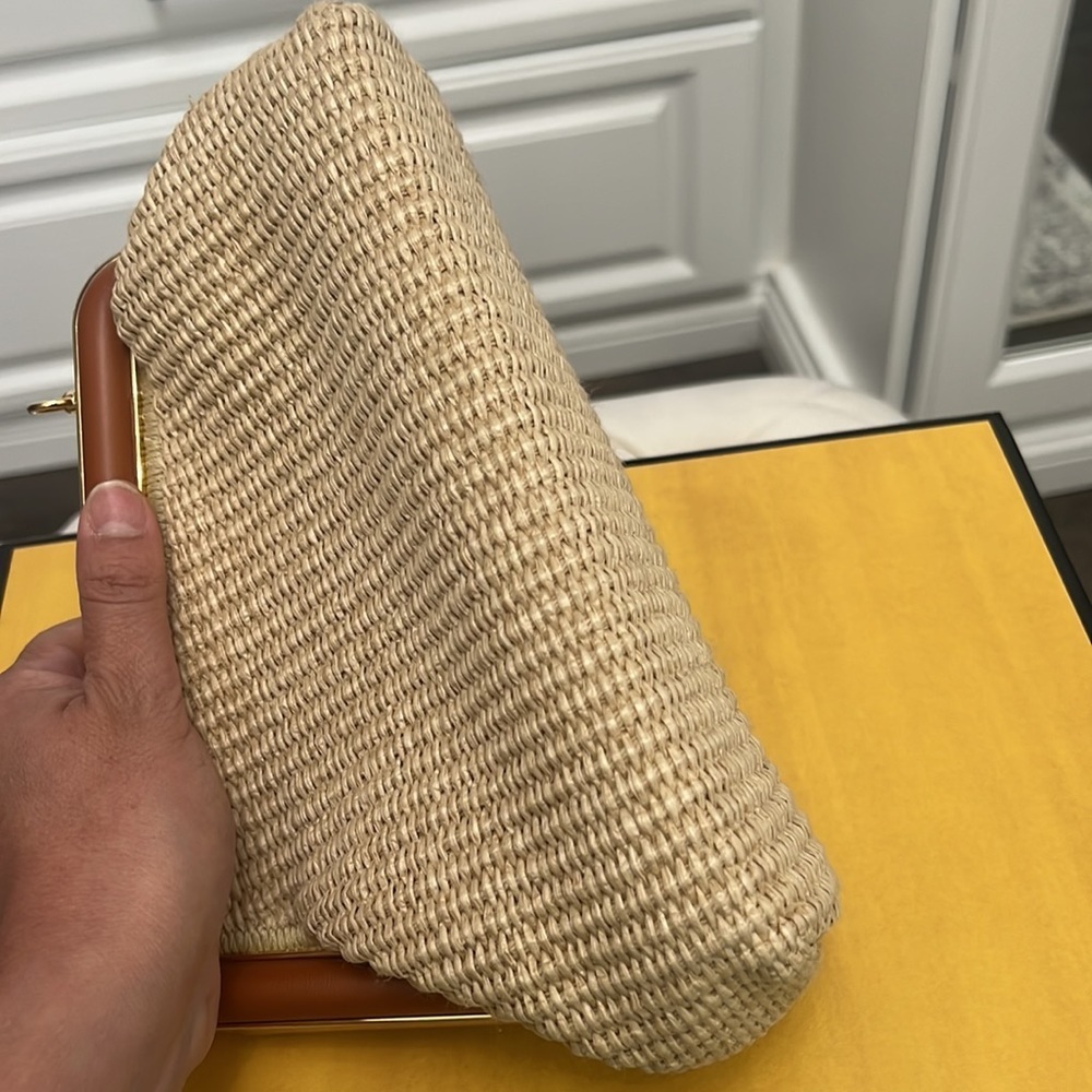 AUTHENTIC FENDI First Small
Natural straw bag - Picture 6 of 17